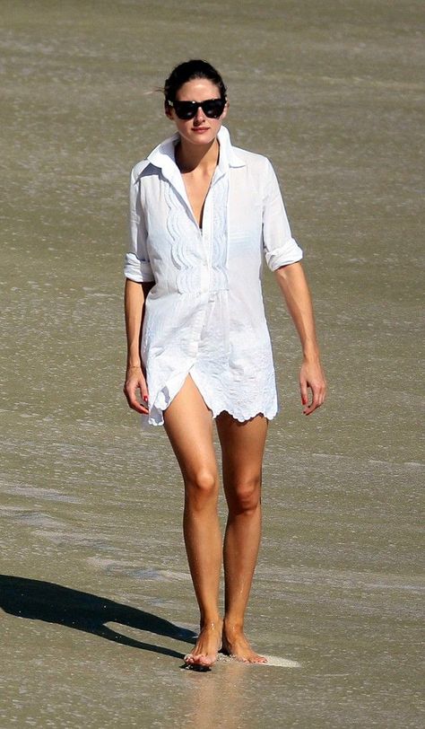 White Beach Cover Up, Make Your Own Clothes, All White Outfit, Summer Beach Outfit, Beach Cover Ups, Olivia Palermo, Fashion People, Swimsuit Cover Ups, Casual Street Style