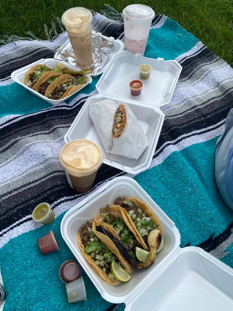 Taco Picnic Date, Taco Picnic, Truck Picnic, Mexican Picnic, Taco Date, Truck Bed Date, Car Picnic, Picnic Dates, 19 Birthday