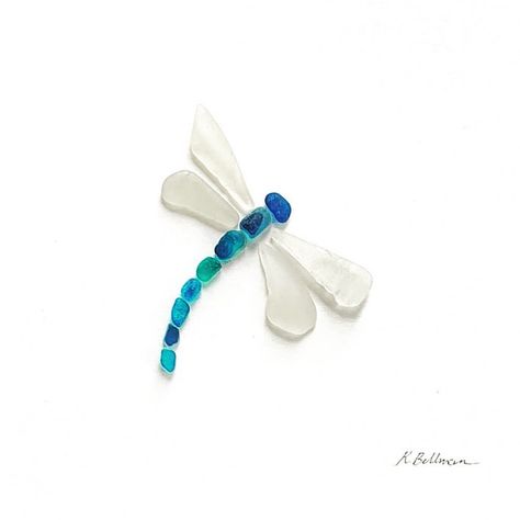 Rachel Bellman on Instagram: “#seaglassdragonfly using beautiful #seahammultis in my favourite colours: #peacockblue #teal #turquoise #aqua and #indigo Finding the…” Sea Glass Diy, Sea Glass Artwork, Sea Glass Art Diy, Sea Glass Art Projects, Beach Glass Crafts, Art Coquillage, Glass Art Pictures, Upcycled Projects, Sea Crafts