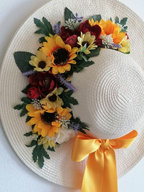 Straw Hat Crafts, Derby Hats Diy, Tea Party Activities, Sunflower Crafts, Sunflower Party, Easy Diy Wreaths, Hat Decoration, Autumn Crafts, Sunflower Decor