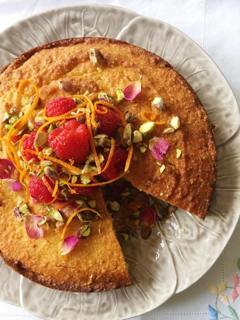 Middle Eastern Orange Cake, Orange And Cardamom Cake, Moroccan Dessert Recipes, Cardamom Desserts, Moroccan Orange Cake Recipe, Moroccan Orange Cake, Greek Cakes, Moroccan Dessert, Moroccan Cake