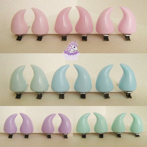 Devil Horn Hair, Horn Hair Clips, Pastel Accessories, Hair Clips 90s, Horn Hair, Pearl Barrette, Pastel Punk, Accessories Pearl, Devil Horns