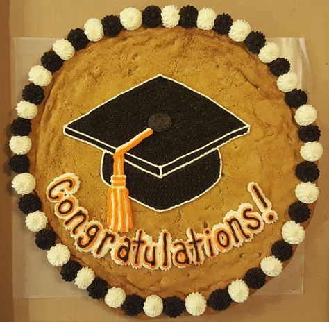 Graduation cap cookie cake. Grad Cookie Cake, Graduation Cookie Cake Ideas, Graduation Cookie Cake, Cookie Cake Graduation, Graduation Cookie Cake Designs, One Smart Cookie Graduation Party, Great American Cookie Cake Designs, Cookie Cake Graduation Design, Birthday Cake Cookies