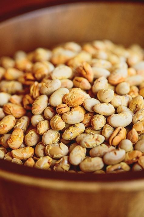 Soybeans Recipe, Soybean Recipe Healthy Snacks, Soy Bean, Soybean Benefits, Soybean Recipe, Protein In Nuts And Seeds, Tanzania Food, Roasted Soybeans, Delicious Banana Bread Recipe