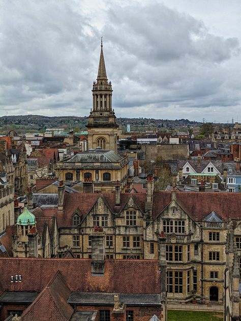 Panoramic view of Oxford's University Oxford University Dorms, Oxford University Uniform, Oxford Aesthetic, Oxford Town, Oxford Student, Success Board, Dream University, Affirmations Confidence, Colleges For Psychology