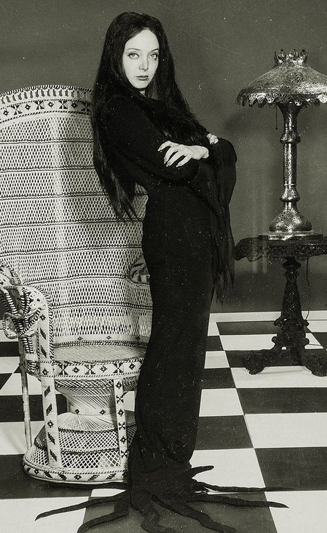 The Addams Family Carolyn Jones Morticia Addams Costumes For 3 People, Addams Family Tv Show, Uk Icon, 3 People Costumes, Addams Family Costumes, Gomez And Morticia, Carolyn Jones, Morticia Addams, Adams Family