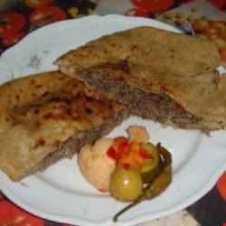 Hawawshi Hawawshi Recipe, Egyptian Foods, Goats Head Soup, Egyptian Recipes, Ground Beef Seasoning, Arabic Recipes, Pita Pockets, Pepper Seasoning, Toast In The Oven