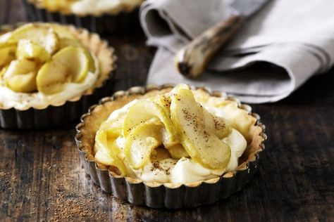 Apple and mascarpone tarts Mascarpone Recipes Dessert, Rustic Desserts, Mascarpone Tart, Apple Tarts, Mascarpone Recipes, Rustic Dessert, Tarts Recipe, Tart Dessert, Quick Easy Desserts