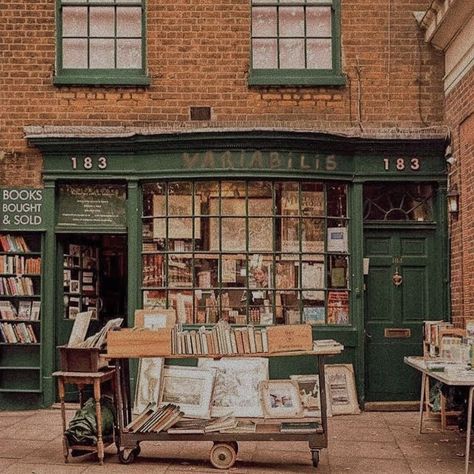 Bookstore Cafe, Book Cafe, Shop Fronts, Academia Aesthetic, Old Book, Book Store, Book Nooks, Pretty Places, Book Aesthetic