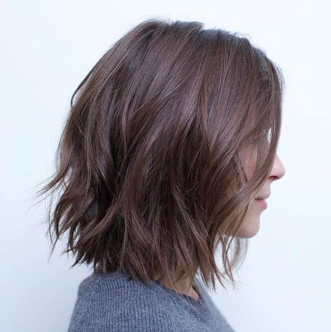 Messy+Bob+With+Jagged+Ends Hairstyles Afro, Brunette Ombre, Long Bobs, Medium Bob Hairstyles, Choppy Bob, Choppy Bob Hairstyles, Fesyen Rambut, Lob Haircut, Haircut And Color