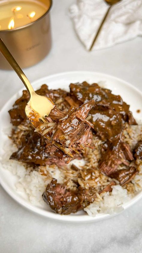 Smothered Steak and Gravy Smothered Steak And Gravy, White Pepper Gravy, Beef And Gravy, Smothered Steak, Buttery Rice, Steak And Gravy, Batch Baking, Family Favorite Recipes, Serve Over Rice