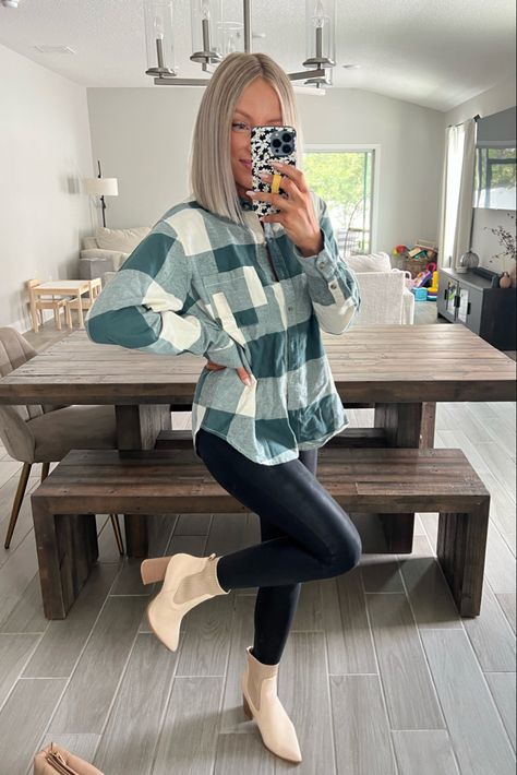 Green Flannel Outfit Women, Spring Flannel Outfits, Flannel Outfits Spring, Green Plaid Shirt Outfit, Flannel Outfit Women, Green Flannel Outfit, Plaid Flannel Outfit, Flannel Shirt Outfit, Flannel Outfit