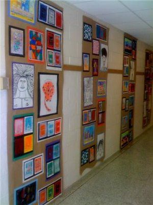 Art Gala, Hallway Art, Label Art, Ecole Art, Elementary Art Projects, Art Lessons Elementary, Artwork Display, Art Lesson Plans, Night Art