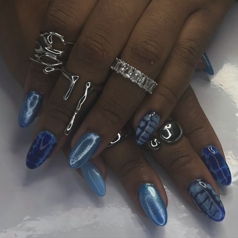 Ocean blue snake skin nailsss 💙🐬 2 weeks and your ready for a fill + design change just like these! #bluechromenails #snakeskinnails #gelx #gelxnails #manhattannails #nycnails Snake Skin Nails, Tan Nails, Blue Chrome Nails, Nyc Nails, Blue Snake, Plaid Nails, Man Hat, Ocean Blue, Blue Plaid