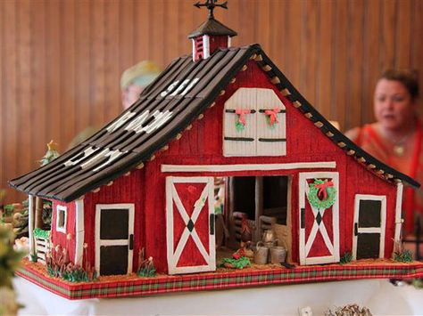 12 Cute Country Takes on Gingerbread Houses Gingerbread Barn, Holiday Hoedown, Gingerbread Art, Gingerbread Creations, Cool Gingerbread Houses, Gingerbread House Parties, Make A Gingerbread House, Gingerbread House Designs, All Things Gingerbread