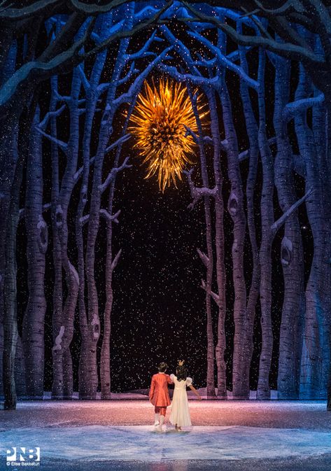 Nutcracker Image, Christmas Stage Design, Pacific Northwest Ballet, Theatre Backdrops, Beautiful Wolf, Theater Architecture, George Balanchine, Set Design Theatre, Dale Chihuly