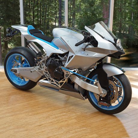 Vyrus // Silver, Blue + Carbon Cb550 Cafe Racer, Modern Cafe Racer, Crotch Rocket, Motorbike Design, Italian Motorcycles, Mechanical Art, Honda Cbr600rr, Motorcycle Manufacturers, Motor Bike