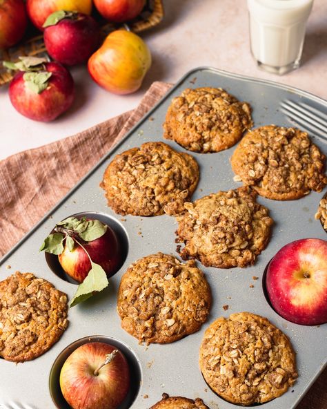 This Apple Cinnamon Sourdough Muffin recipe is an easy way to use your sourdough discard in a ... Apple Cinnamon Sourdough Muffins, Sourdough Discard Apple Muffins, Sourdough Discard Apple Cinnamon Muffins, Sourdough Apple Cinnamon Muffins, Sourdough Apple Muffins, Sourdough Apple, Sourdough Apple Recipes, Granny Smith Apples Recipes, Apple Oat Muffins