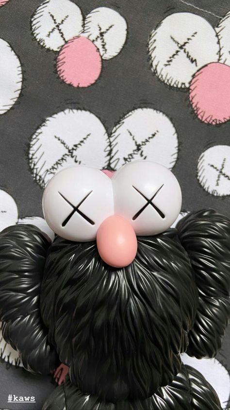 Kaws Cake, Kaws Wallpapers, Animated Aesthetic, Pink Kaws, Kaws Poster, Bff Aesthetic, Inspo Wallpaper, Chanel Wallpapers, Kaws Wallpaper