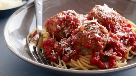 FN_Ina Garten Real Meatballs and Spaghetti.tif Ina Garten Meatballs, Grilled Steak Salad, Ina Garten Recipes, Beef Meatballs, Spaghetti Recipe, Barefoot Contessa, Homemade Italian, Shepherds Pie, Spaghetti And Meatballs