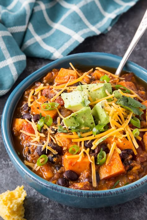 Instant Pot Sweet Potato and Black Bean Chili- Chili in under 30 mins? That’s right! This hearty vegetarian/vegan chili is chock full of healthy black beans, sweet potatoes, onion, tomatoes and chili spices. Using canned beans and cooking in the Instant Pot makes it possible to have this easy chili dinner on the table quickly. (Vegetarian, Vegan, Healthy, Easy, Customizable) Instant Pot Sweet Potato, Sweet Potato Black Bean Chili, Chili Healthy, Chili Instant Pot, Instant Pot Healthy, Chili Dinner, Sweet Potato And Black Bean, Potato Chili, Sweet Potato Black Bean