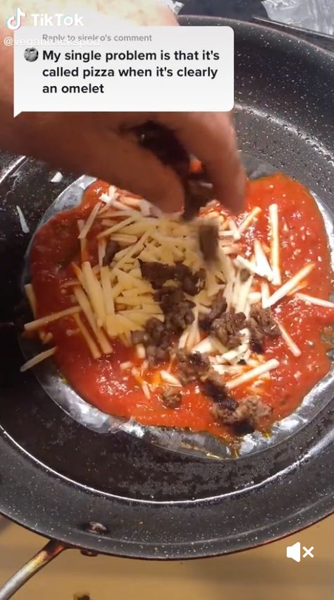 Rice paper pizza is one of the latest food hacks taking over TikTok! This dish uses a spring roll wrapper in place of a pizza dough. Rice Paper Pizza Rolls, Rice Paper Pizza, Pizza Video, Spring Roll Wrappers, Salad Rolls, Rice Paper Rolls, Spring Roll, Pizza Rolls, Spring Salad