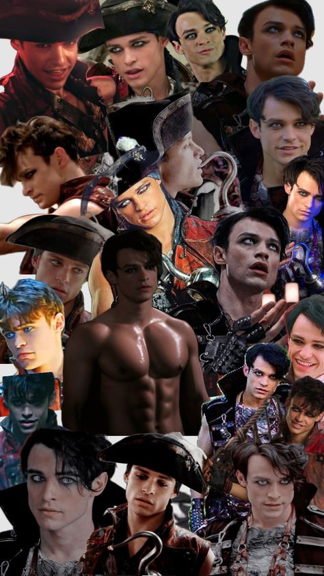 #myfirstshuffle Harry Hook, Thomas Doherty, Zombie Disney, Disney Descendants, Cute Disney Wallpaper, Fictional Crushes, Hot Actors, Cute Everyday Outfits, Cute Disney