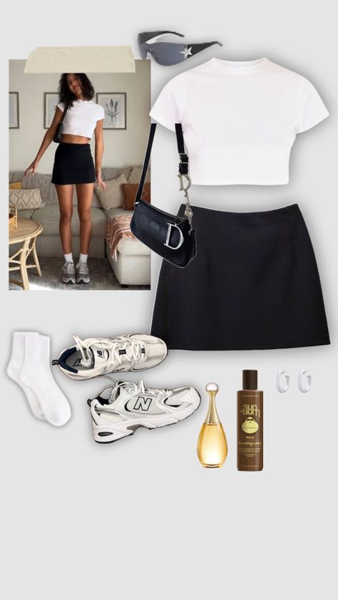 Black Skirt Tennis Shoes Outfit, Summer Fits 2024 Aesthetic, Cute Basic Summer Outfits, How To Style A Black Skirt, How To Style Skirts, Dad Sneakers Outfit, Black Tennis Skirt Outfit, Tourist Fashion, Basic Summer Outfits