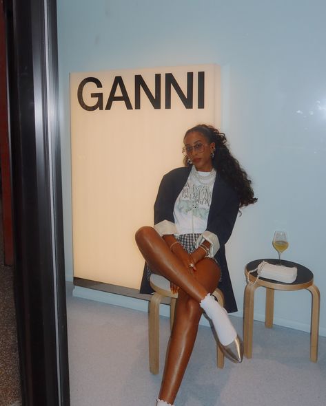 When Ganni reaches out and asks if they can dress you in honor of their store opening in your city, you say yes!🐆🖤 Swipe to see how I switched up the accessories to take the fit from day, to night. Thanks to @ganni & @aperitivosociety for the invite to celebrate the store opening last week! #gannigirls #ganninewbury Ganni Outfit, Ganni Style, Queen Outfits, Street Style Parisian, Spring Fits, Store Opening, Day To Night, Cute Simple Outfits, Say Yes