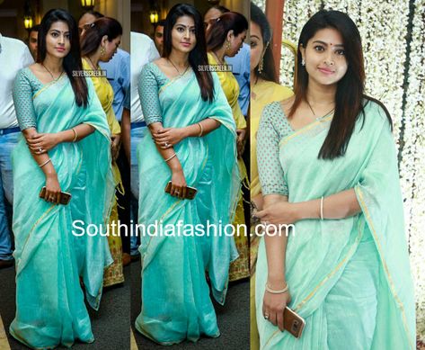 Sneha was recently snapped in a simple blue linen saree paired with matching elbow length sleeves blouse that featured gold bhuttis all over. She finished off her look with straight hair! Sneha sarees 2018, actress sneha in sarees, sneha blouse designs Sneha Saree, Sky Blue Saree, Sarees Bridal, Latest Blouse Designs, Cotton Saree Blouse, Sari Blouse Designs, White Saree, Simple Blouse Designs, Linen Saree