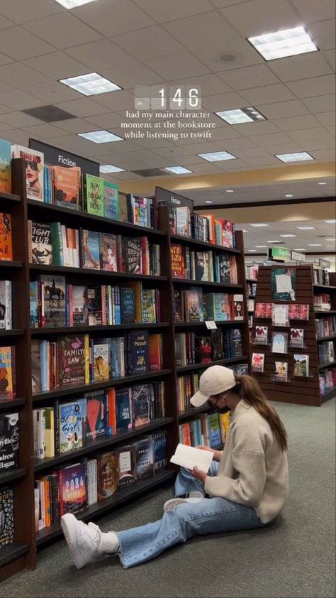 Fall Insta Story, Reading In Library, Reading Aesthetic, Study Motivation Inspiration, Girl Reading, Studying Inspo, Study Inspiration, School Motivation, Book Girl