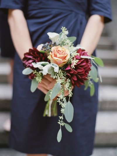 Mini Bridal Bouquet, Dahlia Wedding Bouquets, Fall Bridal Bouquet, Navy Wedding Colors, Dahlias Wedding, Burgundy Bouquet, Bridal Bouquet Fall, White Bridal Bouquet, Wedding Color Inspiration