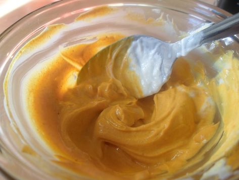 Tumeric greek yogurt face mask. Reduce redness and inflammation Greek Yogurt Face Mask, Tumeric Masks, Glowing Skin Diet, Yogurt Face Mask, Tumeric Face, Skin Tightening Mask, Face Mask Diy, Blackhead Mask, Tumeric Face Mask