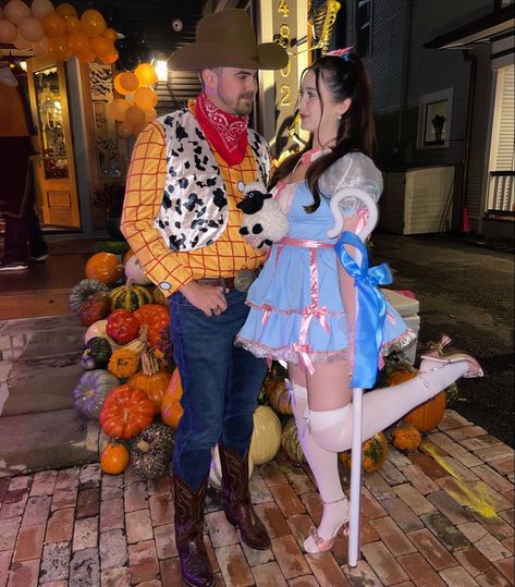 Bopeep Woody Costume, Cute Couple Halloween Costumes Aesthetic, Woody Bo Peep And Sheep Costume, Disney Costume Ideas For Couples, Bo Peep And Woody Costume Couple, Woody And No Peep Costume, Cute Couple Costumes Disney, Bow Peep And Woody Costume, Toy Story Couples Costumes