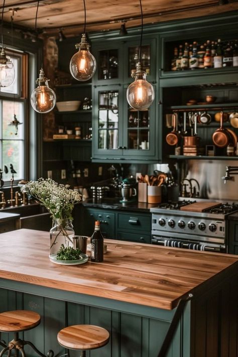 Dark Home Decor, Casa Vintage, Rustic Kitchen Design, Cabin Kitchens, Green Cabinets, Dream House Interior, Green Kitchen, Dream House Decor, Kitchen Designs