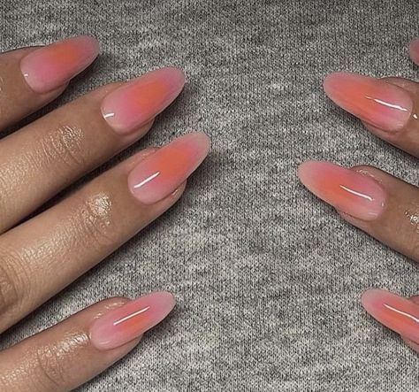 Centre Ombre Nails, Middle Ombre Nails, Pink Sunset Nails, Peach Aura Nails, Nails Degrade Colores, Light Pink Aura Nails, Summer Aura Nails, Peach Ombre Nails, Nails Degrade