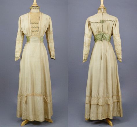 1910s Antique Edwardian Beige Silk Afternoon Dress with Green Velvet Floral Beadwork and Coiled Silk Oldies Clothes, 1910 Fashion Women, 1910s Dress, White Cotton Lace Dress, Titanic Fashion, 1890s Dress, Gilded Age Fashion, Dress 1900, 1870s Dress