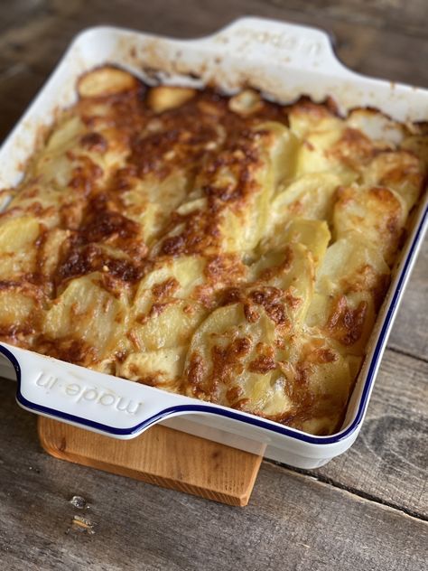 Creamy Scalloped Potatoes - nocrumbsleft No Crumbs Left Scalloped Potatoes, No Crumbs Left, Scalloped Potato Recipe, Gf Sides, Perfect Potatoes, Cheesy Scalloped Potatoes Recipe, Creamy Scalloped Potatoes, Celebration Food, Scalloped Potato