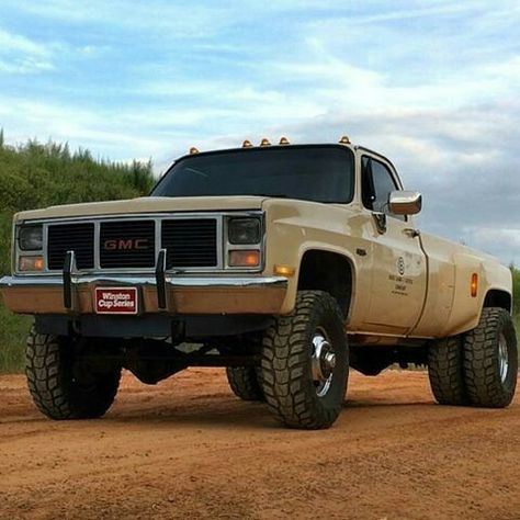 Square Body Dually, K30 Dually, Chevy C30 Dually, Welding Trucks, Diesel Trucks Ford, Country Trucks, Dually Trucks, C10 Chevy Truck, Auto Retro