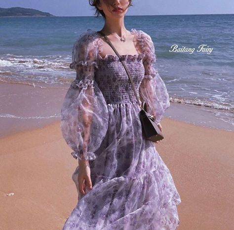 ❪◖ 𝐐𝐮𝐞𝐝𝐚𝐭𝐞 𝐜𝐨𝐧𝐦𝐢𝐠𝐨, 𝐩𝐨𝐫 𝐟𝐚𝐯𝐨𝐫. ❫ ﻿ ⠀⠀⠀⠀⠀⠀ ﻿… #fanfiction # Fanfiction # amreading # books # wattpad Beach Floral Dress, Princess Fairy Dress, Printed Beach Dresses, Beach Floral, Cottagecore Outfits, Elegant Midi Dresses, Dress Korean, Long Beach Dress, Cottagecore Fashion