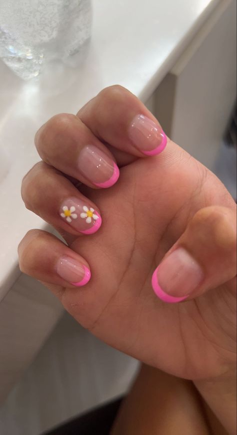 Cute And Easy Short Nail Designs, Cute Nails Biab, Nail Ideas Dotting Tool, Gel Nails For Short Nails Natural, Short Nail French Tip Designs Pink, Kids French Tip Nails Short, Easy Nail Art Short Nails Simple, Short Nail Designs No Tips, Simple Short Natural Nails