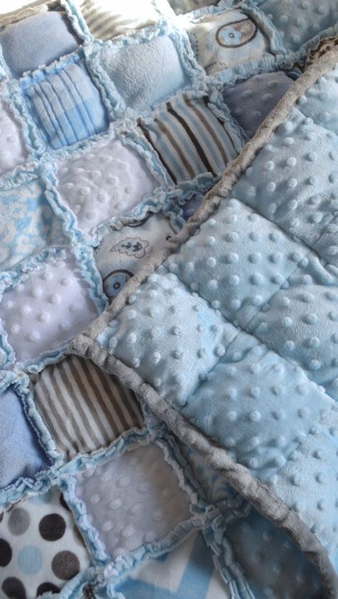 Rag Quilt Instructions, Rag Quilt Purse, Baby Quilt Panels, Denim Quilt Patterns, Baby Boy Quilt Patterns, Easy Quilting Design, Puffy Quilt, Flannel Rag Quilts, Rag Quilt Tutorial