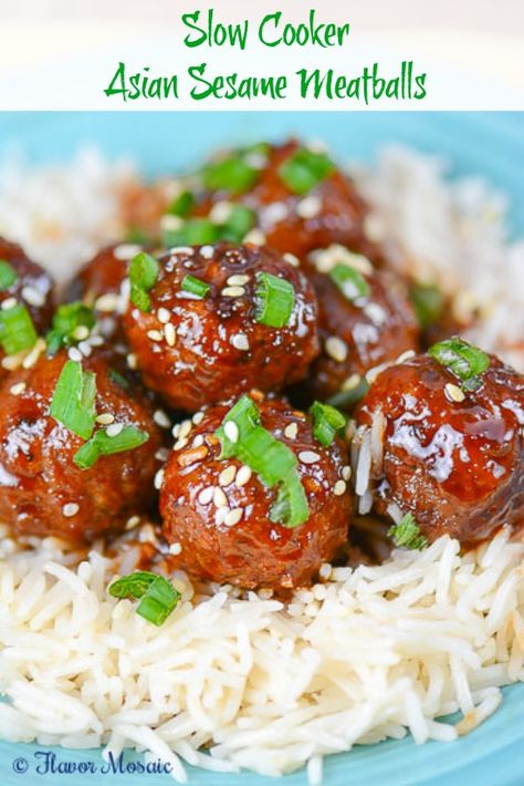 Slow Cooker Asian Sesame Meatballs are an easy yet delicious appetizer for any holiday party. Sesame Meatballs, Meatballs Crockpot, Slow Cooker Asian, Asian Meatballs, Meatball Dishes, Tasty Meatballs, Paleo Crockpot, Holiday Appetizer, Frozen Meatballs