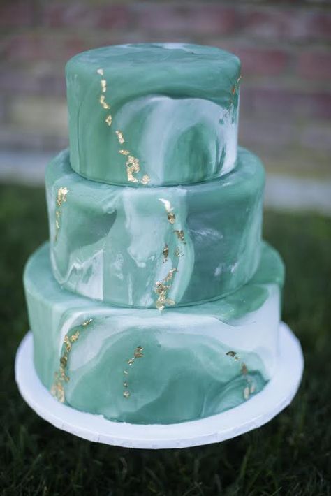 Marbled cake Emerald wedding cake Great Dane Bakery Green Marble Cake, Emerald Green Geode Cake, Geod Cake Birthday, Green Geode Cake, Marble Geode Cake, Emerald Wedding Cake, Green Wedding Cake, Green Cake, Marble Wedding