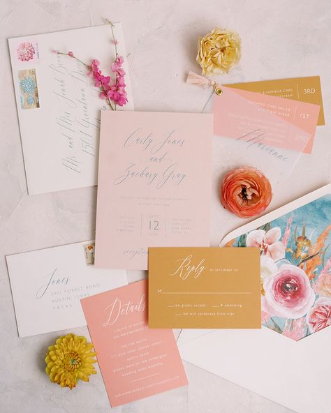 Peach Fuzz Wedding, Peach Wedding Decorations, Pantone 2024, Mid Century Modern Wedding, Wedding Decorations Ideas, Coral Wedding Invitations, Pantone Colour Of The Year, Malibu Wedding, Modern Wedding Inspiration