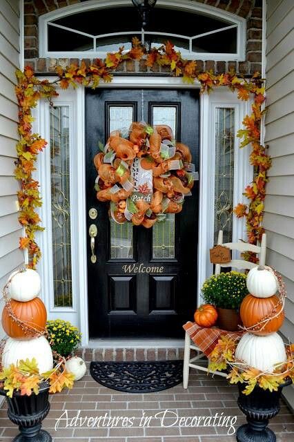 Love fall Pumpkin Entryway, Front Porch Decorations, Porch Fall Decor, Autumn Projects, Porch Entrance, Holidays Crafts, Fall Front Porch Decor Ideas, Pumpkins And Gourds, Porch Decorations