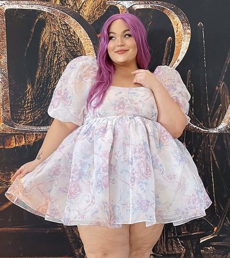 @loeybug Plus Size Cottagecore, Loey Lane, Chubby Girl Fashion, Plus Size Kawaii, Dopamine Dressing, One Friend, Twin Beds, Queen Size Bed, Some Friends