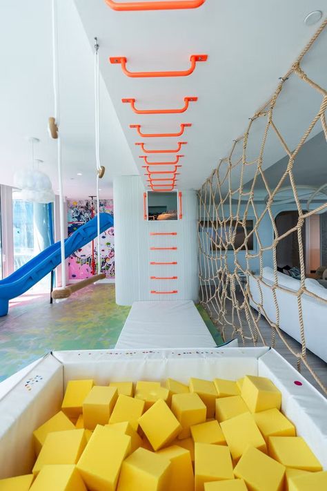 Playroom Slide, Day Care Room Ideas, Sensory Kids Room, Kids Indoor Gym, Blue Playroom, Kids Playroom Ideas Basement, Indoor Playground Design, Indoor Playroom, Kindergarten Interior