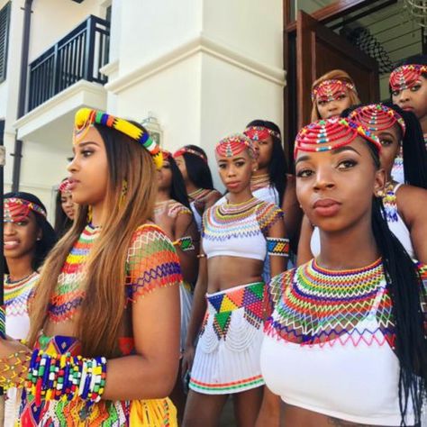 South African Bride, Zulu Maidens, Zulu Bride, Zulu Wedding, African Weddings, Afro Fashion, South African Weddings, Freedom Of Religion, African Bride