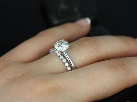 Robin Mcgraw, Jewelry Advice, Beautiful Wedding Rings, Custom Wedding Rings, Wedding Rings Solitaire, Put A Ring On It, Diamond Wedding Band, Dream Ring, Engagement Ring Wedding Band